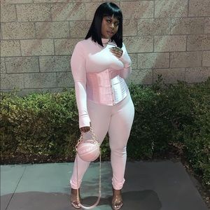 Meet your Posher, Victoria